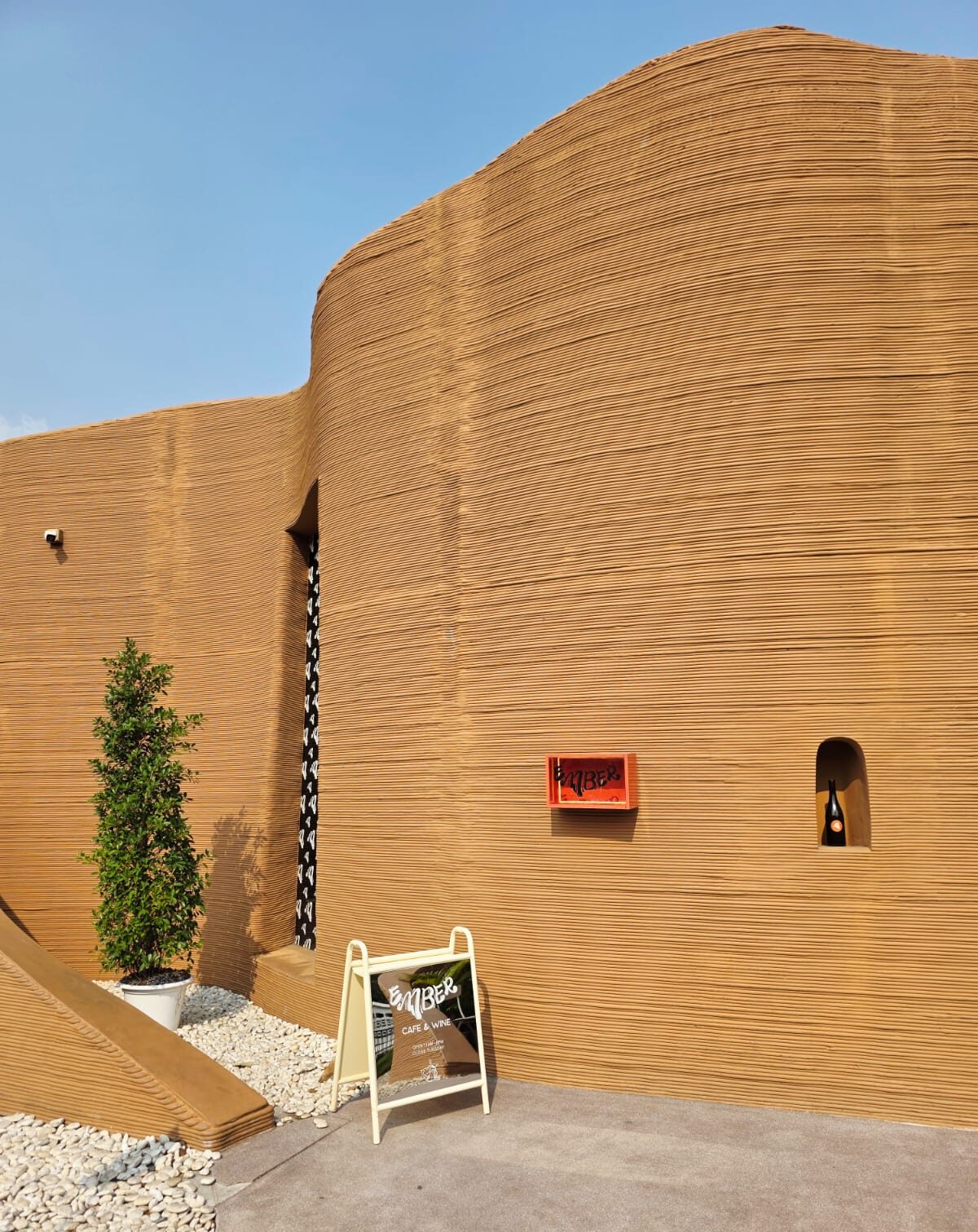 Ember Cafe & Wine